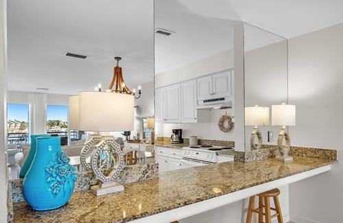 Ono Island Condo | Walk to FloraBama | 2 Pools | 2 Boat Docks w/Slips | My Beach Getaways