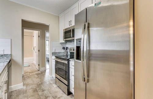 Folly Field Condo | Walk to Folly Field Beach: Condo w/Pool Access