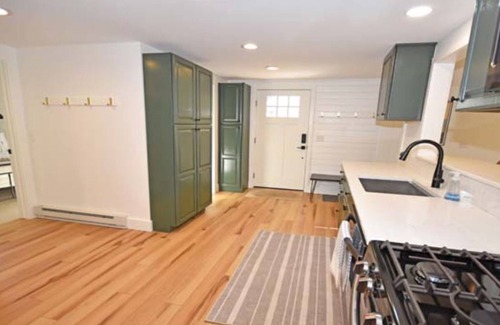 Glen Arbor House | Walk to Glen Arbor & Big Glen Lake from Charming Cottage on Wooded Lot, Fire Pit