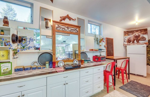Libby Apartment | Walk to Happys Inn: Studio w/Outdoor Space!