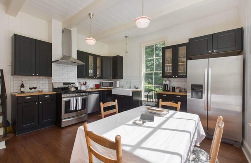 Westwood Place House | Walk to Haywood Rd/River Arts - Elegantly Restored 1870 Home, Bennett Suite