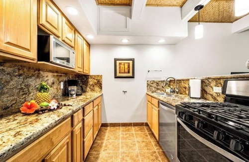 Kailua-Kona Apartment | Walk to Kailua Village. AC. King Bed. Pool. Free Parking. In Unit Laundry
