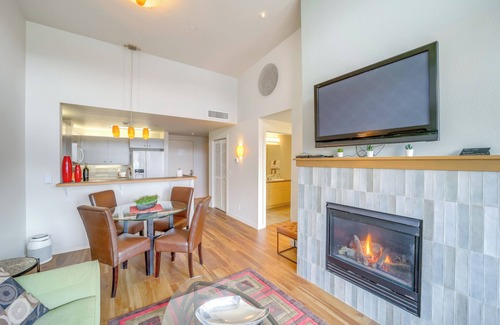 Chelan Condo | Walk to Lake Chelan: Top-Level Waterfront Condo