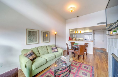 Chelan Condo | Walk to Lake Chelan: Top-Level Waterfront Condo
