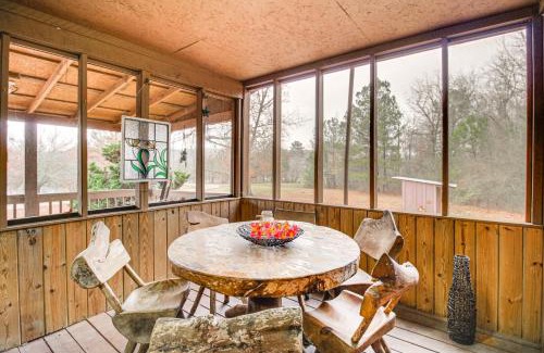 Fort Payne House | Walk to Little River Falls Lakefront Cabin