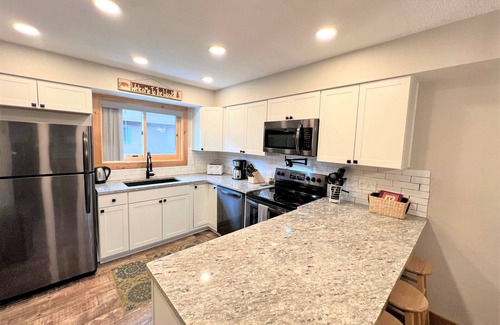 Four O'Clock Ski Chalet | Walk to Main St. Breck Snowflake Lift Pool+Hot tubs