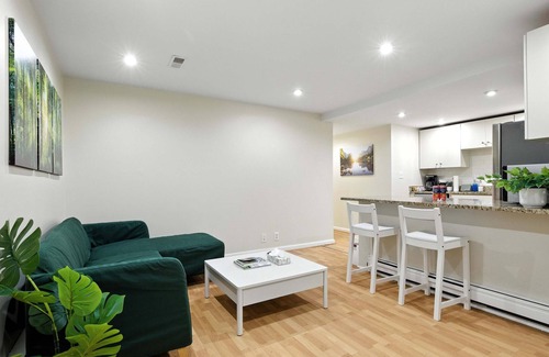 Northwest Apartment | Walk to METRO - Quiet 1BR w/Sauna, Rock Creek Park