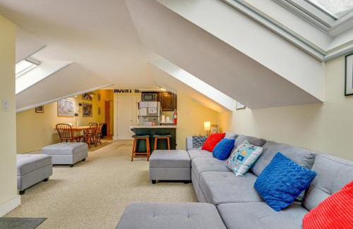 West Dover Apartment | Walk to Mount Snow Resort Unit with Pool and Hot Tubs