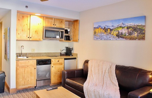 Crested Butte Condo | Walk to Mountain Base Studio for 4 & HotTub