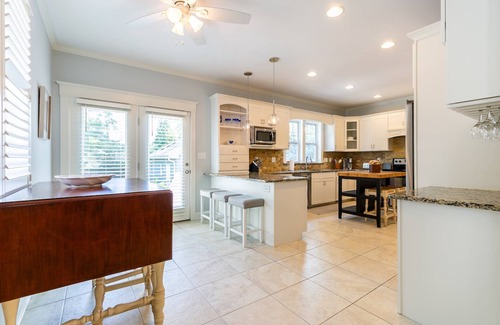 West Annapolis House | Walk to Navy Stadium, Restaurants, Shops from Luxury Home with Private Backyard, Parking
