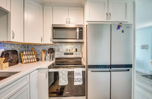 Ormond-by-the-Sea House | Walk to Ocean! Home w/Large Yard in Ormond Beach