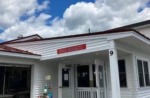 Scarborough House | Walk to Pine Point Beach from CJs Hideaway!