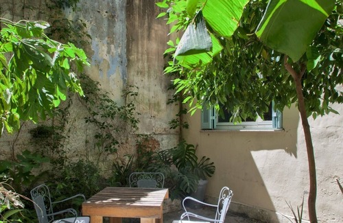 Psirri Apartment | Walk to Plaka. Εnjoy the green, roof top terrace! EP2