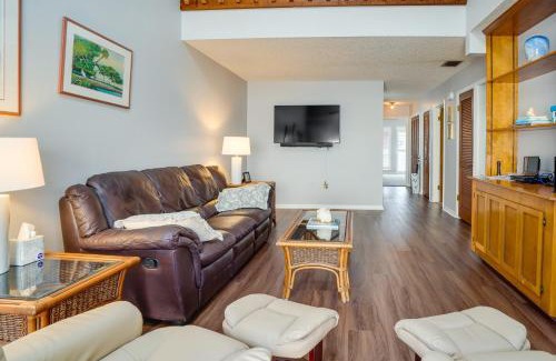 Leesburg House | Walk to Restaurants Downtown Leesburg Townhome!