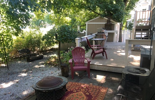 Newton Center House | Walk to Restaurants & Park - Charming Cottage