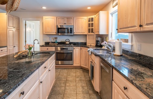 Southold House | Walk to Sandy Beach & Town! Heated Saltwater Pool. Scroll to bottom CONTACT HOST
