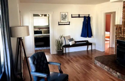 Forks House | Walk to shopping and dining | Fire Pit | Netflix, HBO, Prime, Disney+