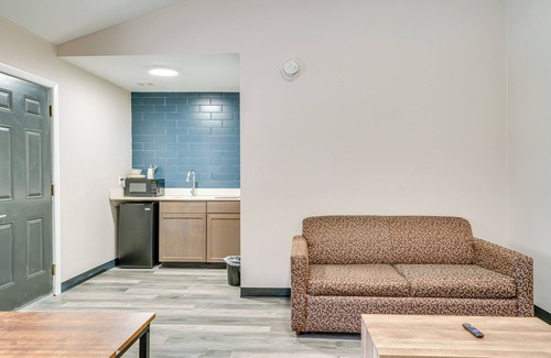 Port Huron Apartment | Walk to Shopping & Dining: Port Huron Studio