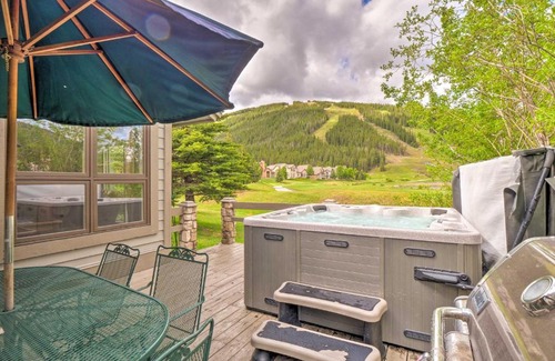 East Village at Copper House | Walk to Ski Lift Copper Mountain Home with Hot Tub