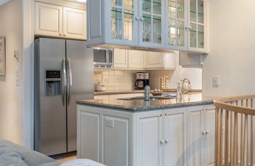 Vail House | Walk to Ski Lift - Private Hot Tub on Gore Creek!