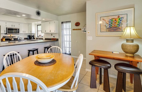 Mid Island Cottage | Walk to Sugar Sands: Retreat in Fort Myers Beach