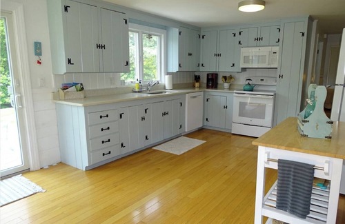 Falmouth House | WALK TO SURF DR. BEACH + DOWNTOWN FALMOUTH!