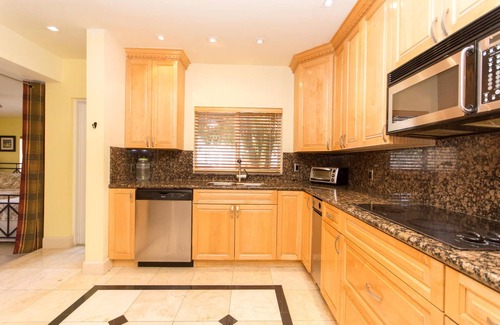 Harbor Beach House | Walk to the Beach, NO Car Needed! Best Location on Fort Lauderdale Beach!