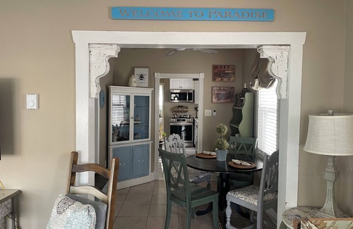 North End House | WALK TO THE BEACH CUTE AS A BUTTON SINGLE FAMILY HOME/PET FRIENDLY/FENCED YARD