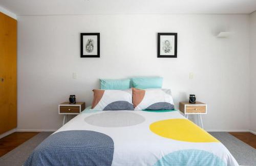 Hayborough House | Walk to the beach - Family friendly - Wifi - The Tall House