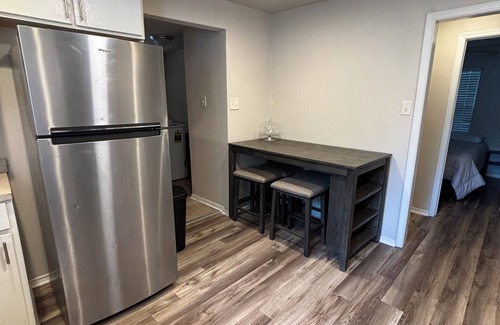 San Marcos House | Walk to the River - Modern Pet-Friendly Home - Minutes from Texas State