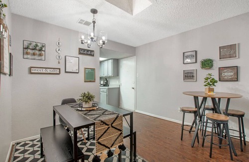 Arlington House | Walk to the Stadiums | 4 Beds | Garage Parking