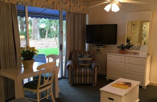 Palmetto Dunes Cottage | Walk to the Beach!- Sleeps 4... 5 Star Resort