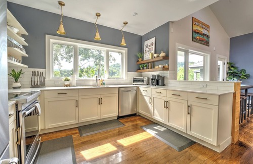 Northside House | Walk to TN River Activities-Parks-Shops-Dining-Publix
