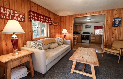 Grand Lake Cabin | Walk to town! Charming Cabin located at the Historic Daven Haven Lodge