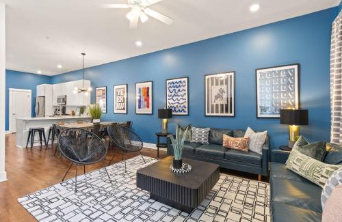 Hillsboro West End House | Walk to Vanderbilt and Belmont with Garage and Rooftop Deck