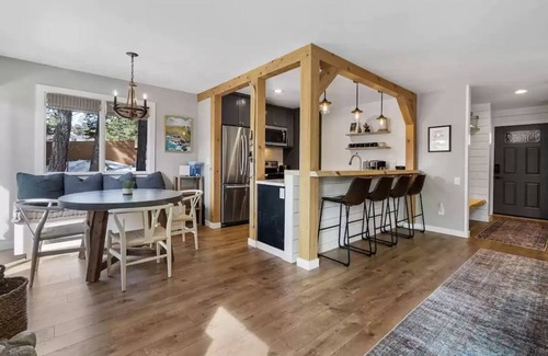 Mammoth Lakes Condo | Walk to Village/Gondola, 1BR + Private Bunk Area