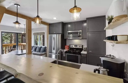 Mammoth Lakes Condo | Walk to Village/Gondola, 1BR + Private Bunk Area