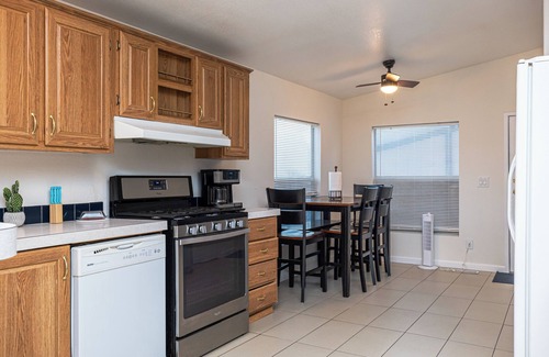 Bullhead City House | Walk to Water - Close to Boat Launch - Garage - Room for Boat & Toys!
