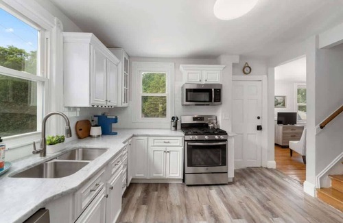 Barrington House | Walkable 4BR in Barrington – Near Beach & Bike Path