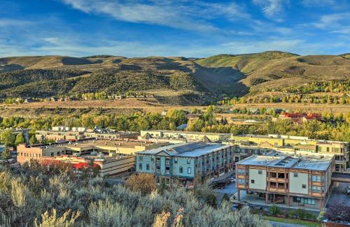 Edwards Apartment | Walkable Dtwn Condo about 5 Miles to Beaver Creek Ski!