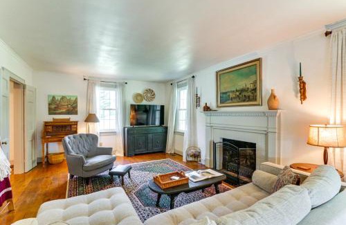 Charles Town House | Walkable Location Historic Home in Charles Town!