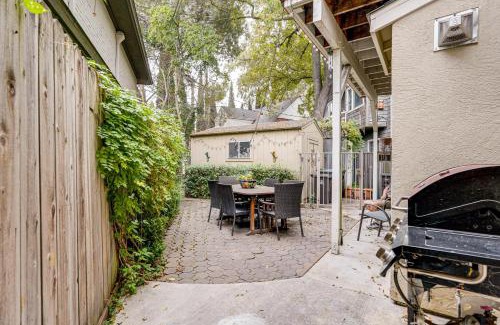 Stockton House | Walkable Miracle Mile Retreat with Peaceful Patio