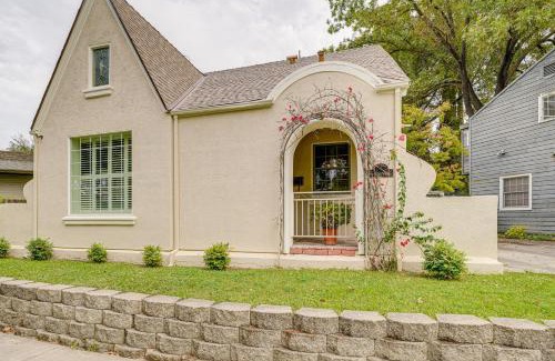 Stockton House | Walkable Miracle Mile Retreat with Peaceful Patio