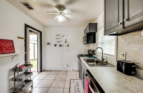 Griffin Heights House | Walkable to FSU Campus: Cozy Retreat w/Deck!