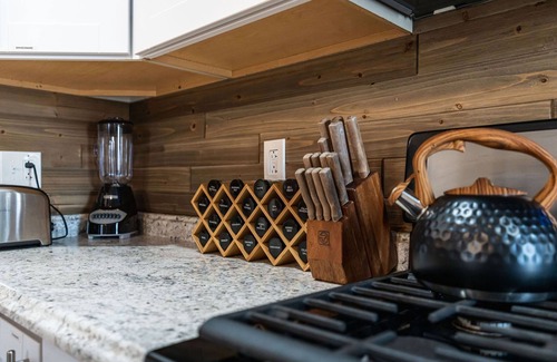 Kansas City Apartment | Walkable to River Market and Minutes from Downtown!