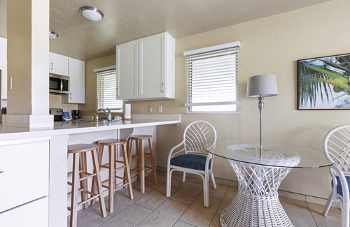 Wailua Apartment | Walking Distance from Papaloa Beach, Outdoor Pool, Free Parking, Full Kitchen!