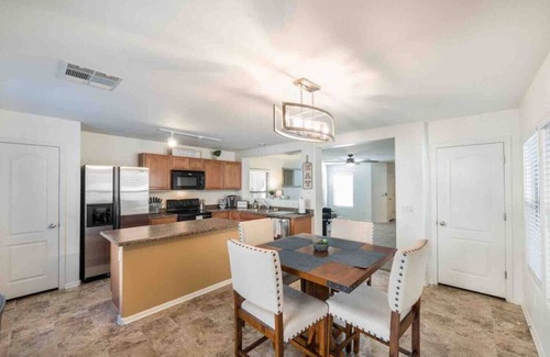 Maryvale House | Walking distance to camelback ranch spring training!