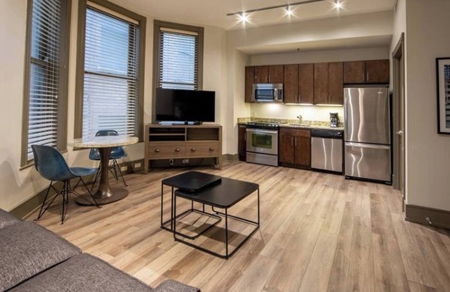Central Business District Resort | Walking distance to Superbowl! 1-BR resort w/pool & fitness room, downtown N.O