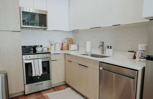 Downtown Salt Lake City Apartment | Walking distance to downtown City View Pool Many restaurants nearby and close to ski resorts