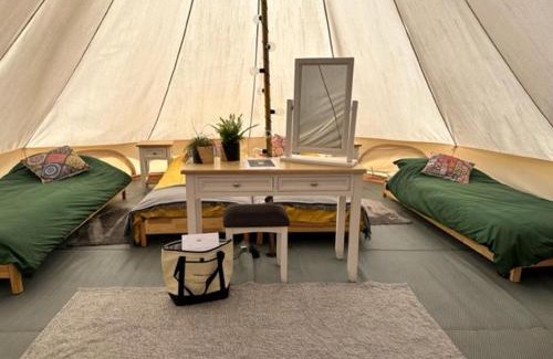 Brackley House | Walltree House Glamping - Cozy Glamping experience